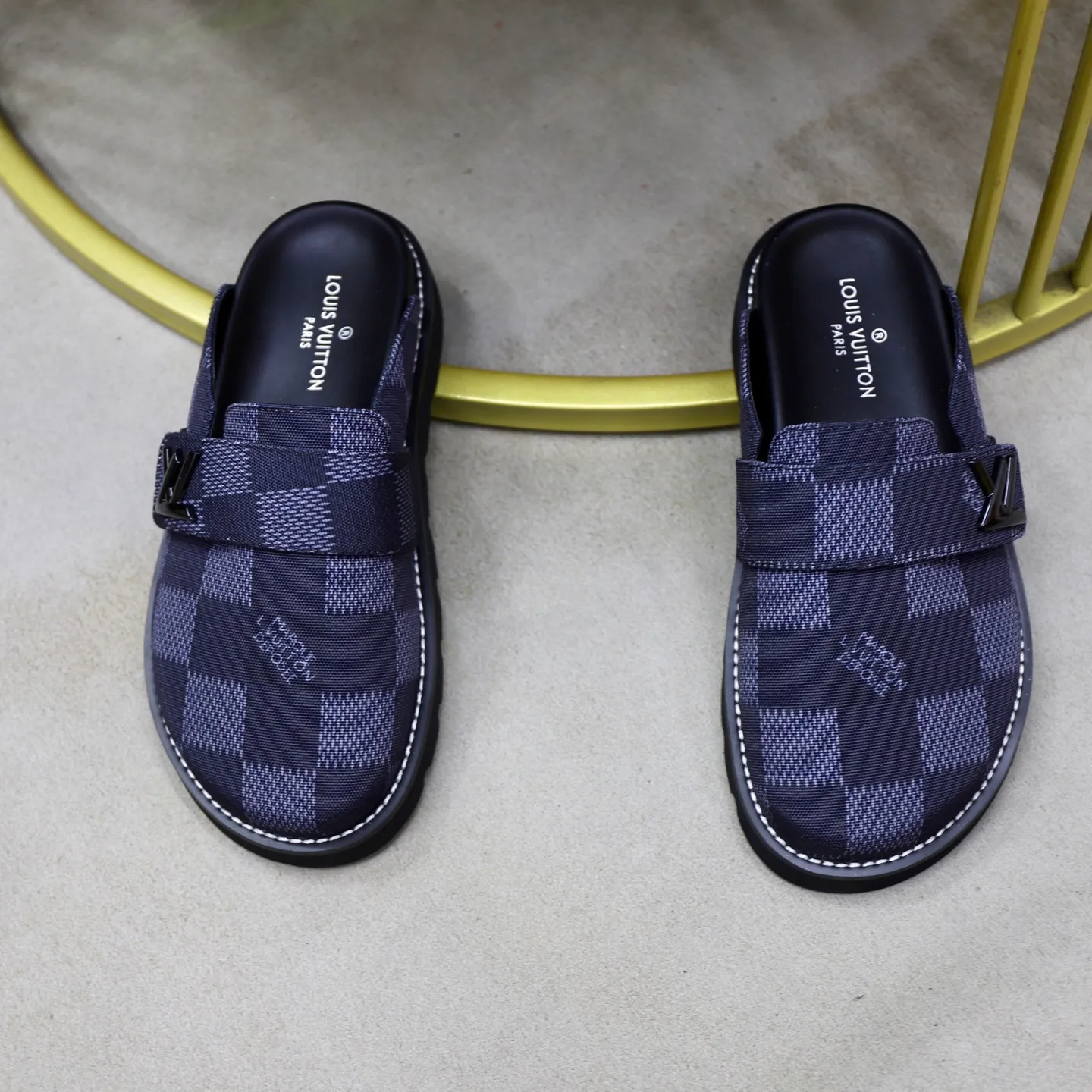 Ex-factory price 420💰 Lv. Popular men's slippers hot sale 🔥 🩴Official website one to one production 38-45 sizes 45 46 🉑️Customized!